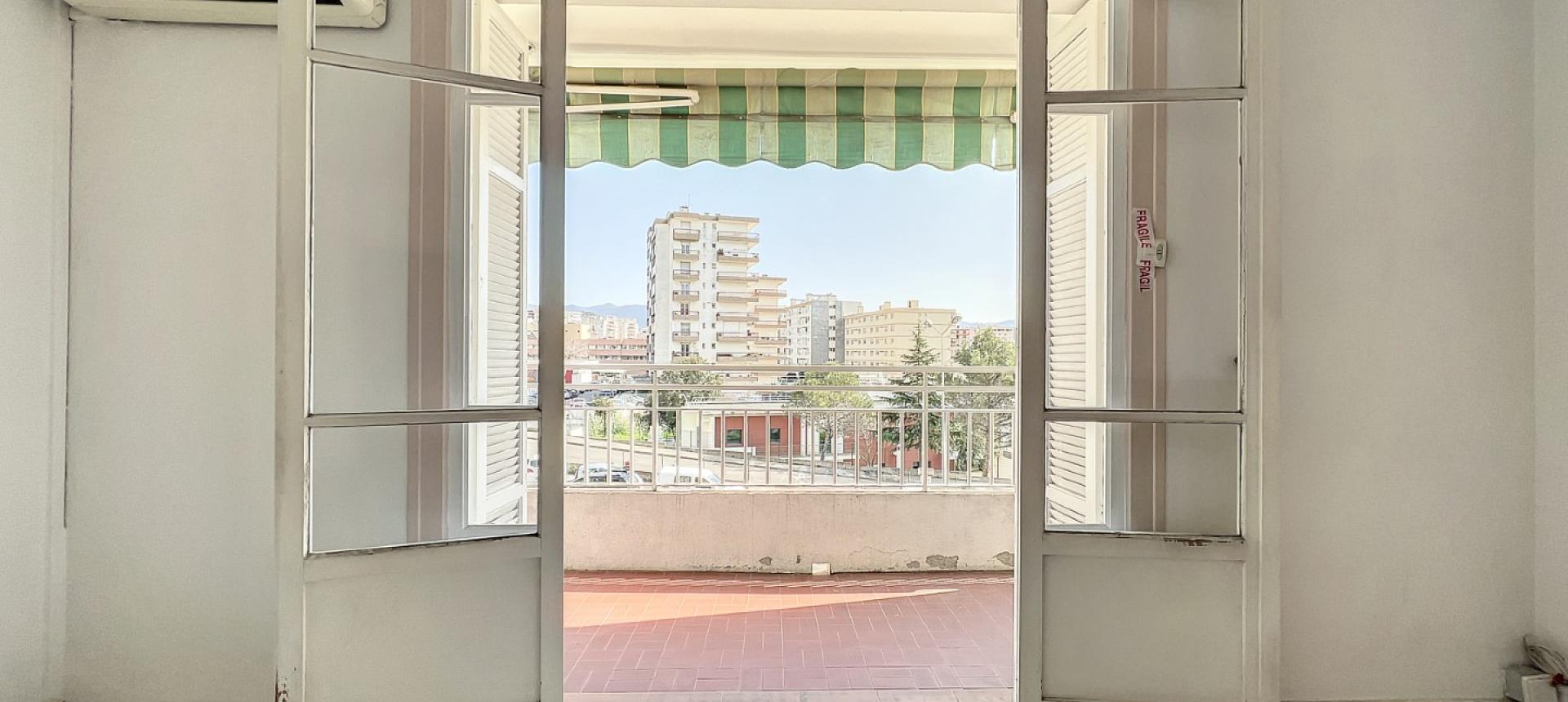 Achat F3 à Ajaccio : Appartement traversant au Finosello