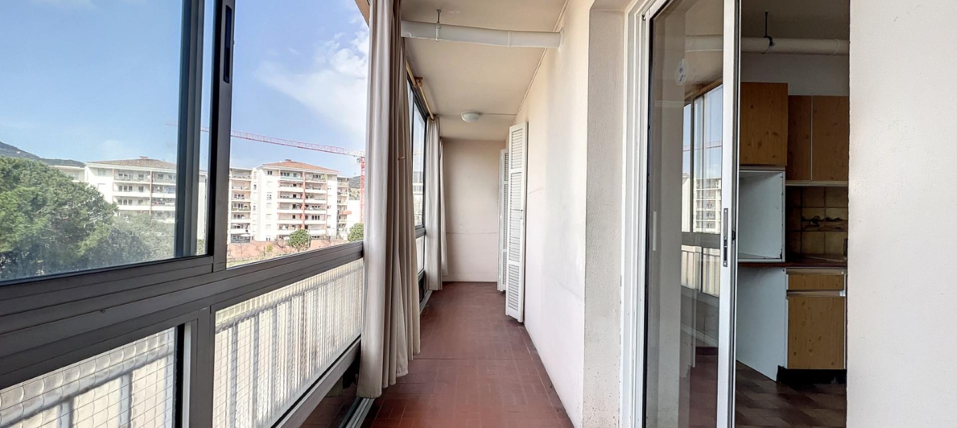 Achat F3 à Ajaccio : Appartement traversant au Finosello