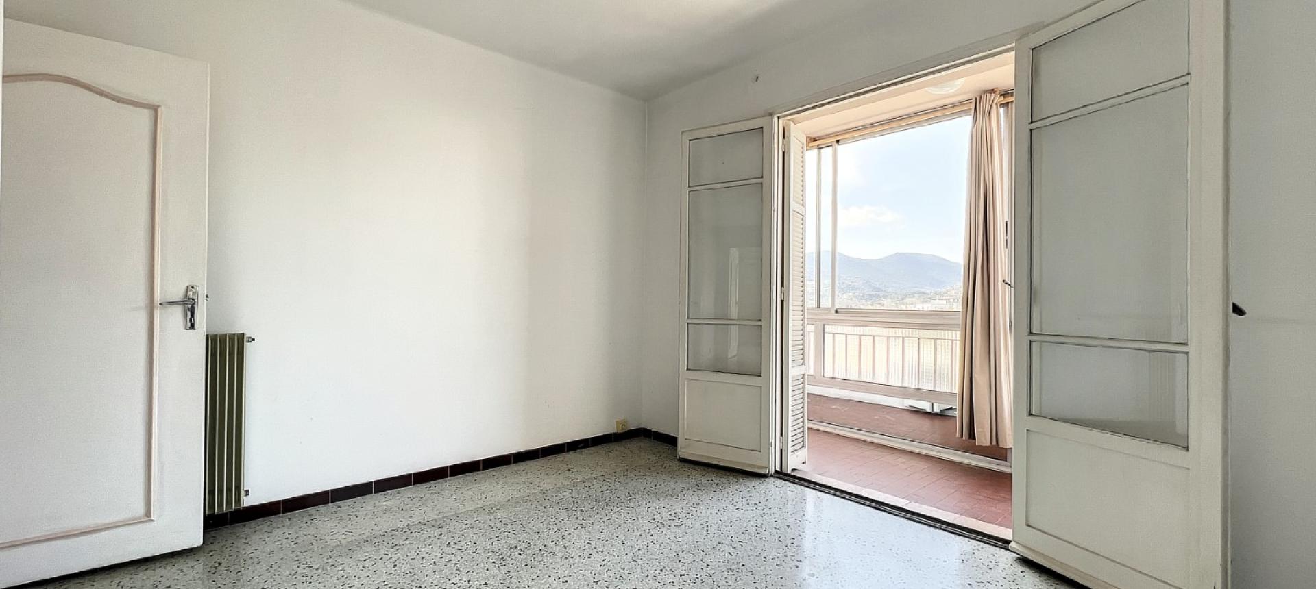 Achat F3 à Ajaccio : Appartement traversant au Finosello