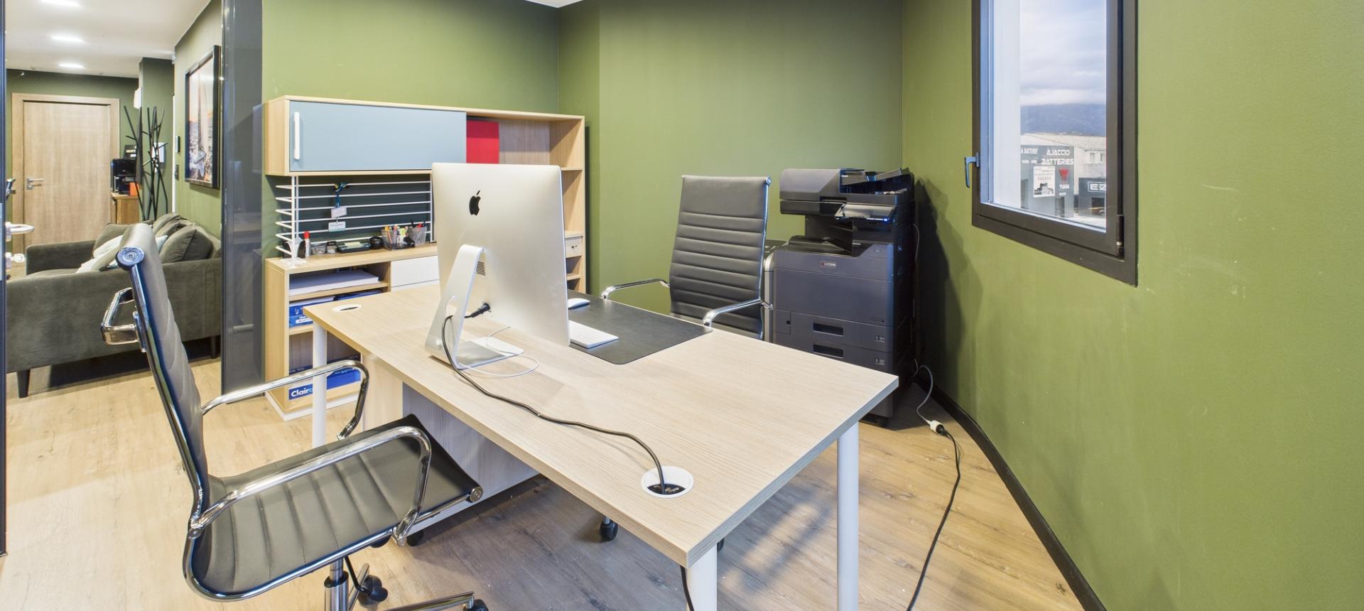 BUREAUX A VENDRE ZI DE BALEONE