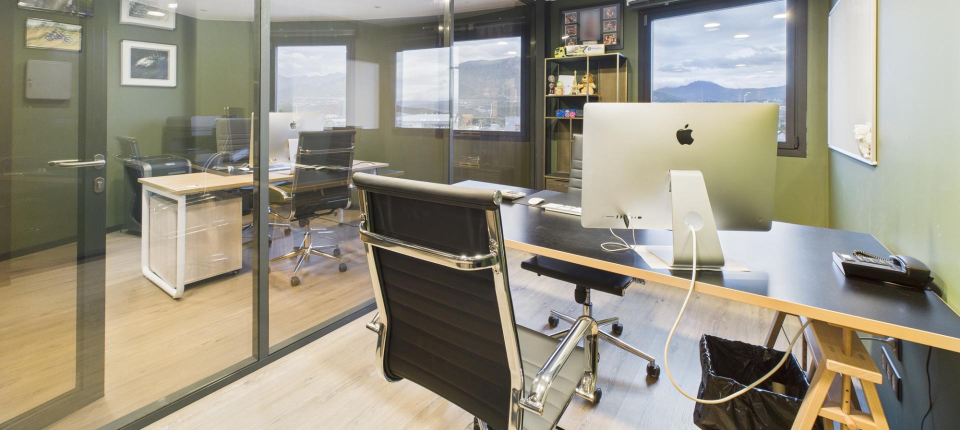 BUREAUX A VENDRE ZI DE BALEONE