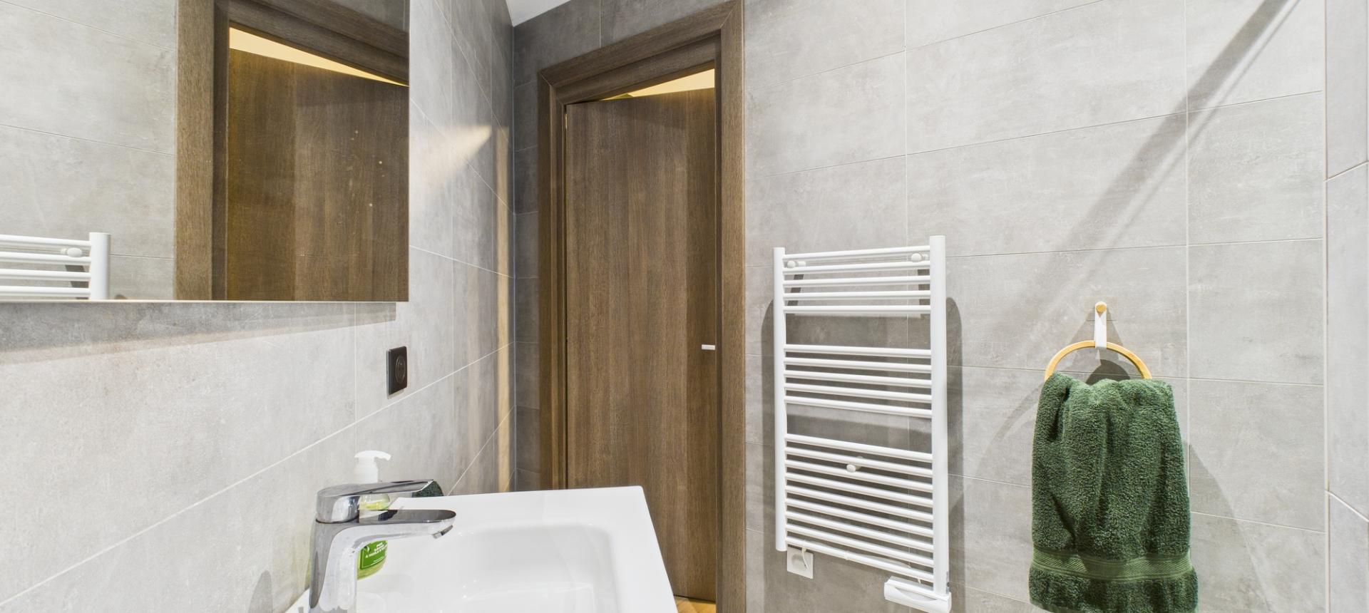 BUREAUX A VENDRE ZI DE BALEONE