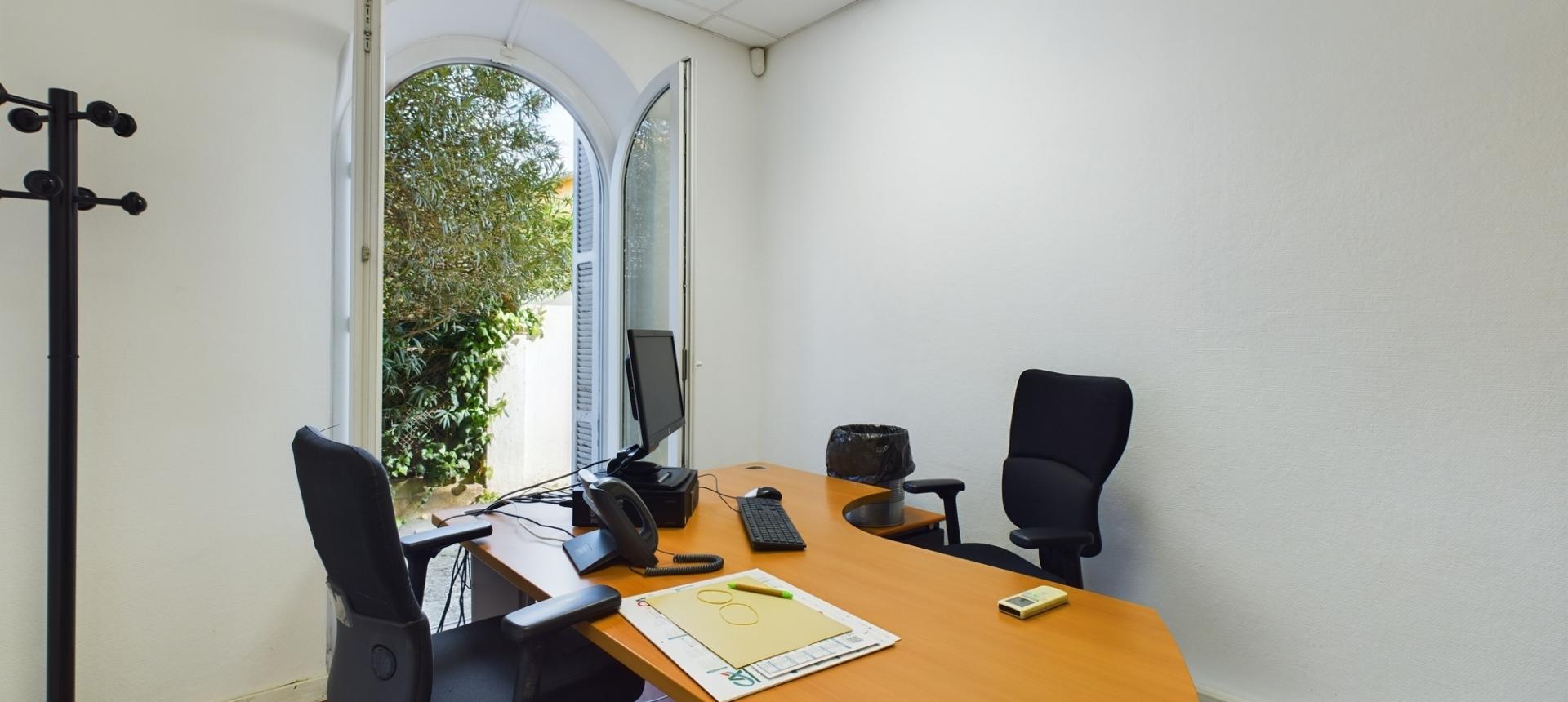 BUREAUX AVENUE NAPOLEON III