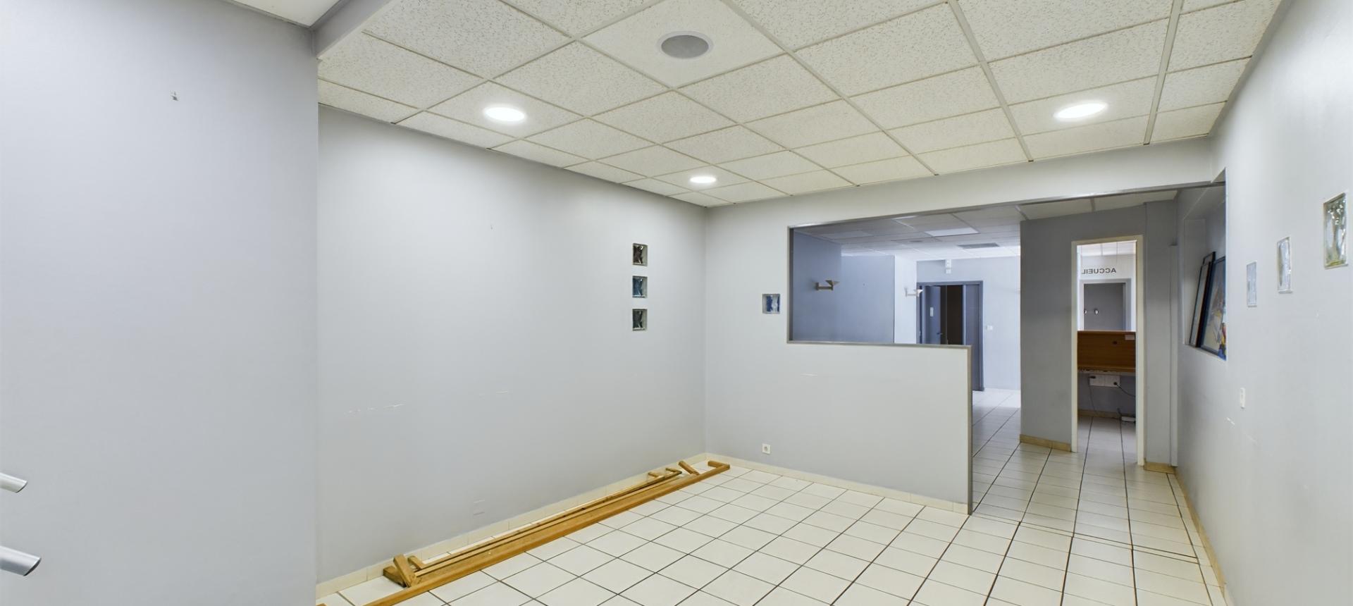 Murs commerciaux à vendre