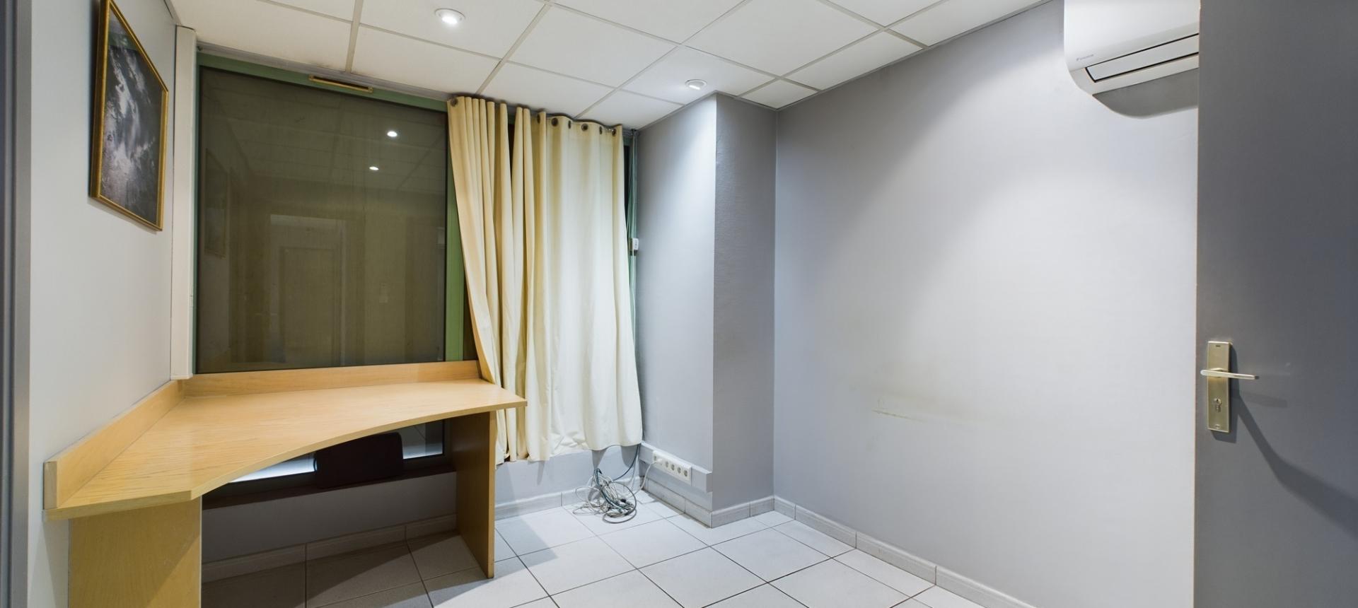 Murs commerciaux à vendre