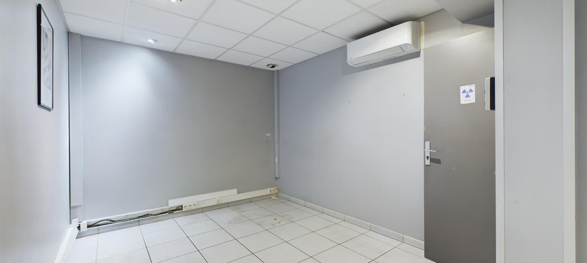 Murs commerciaux à vendre