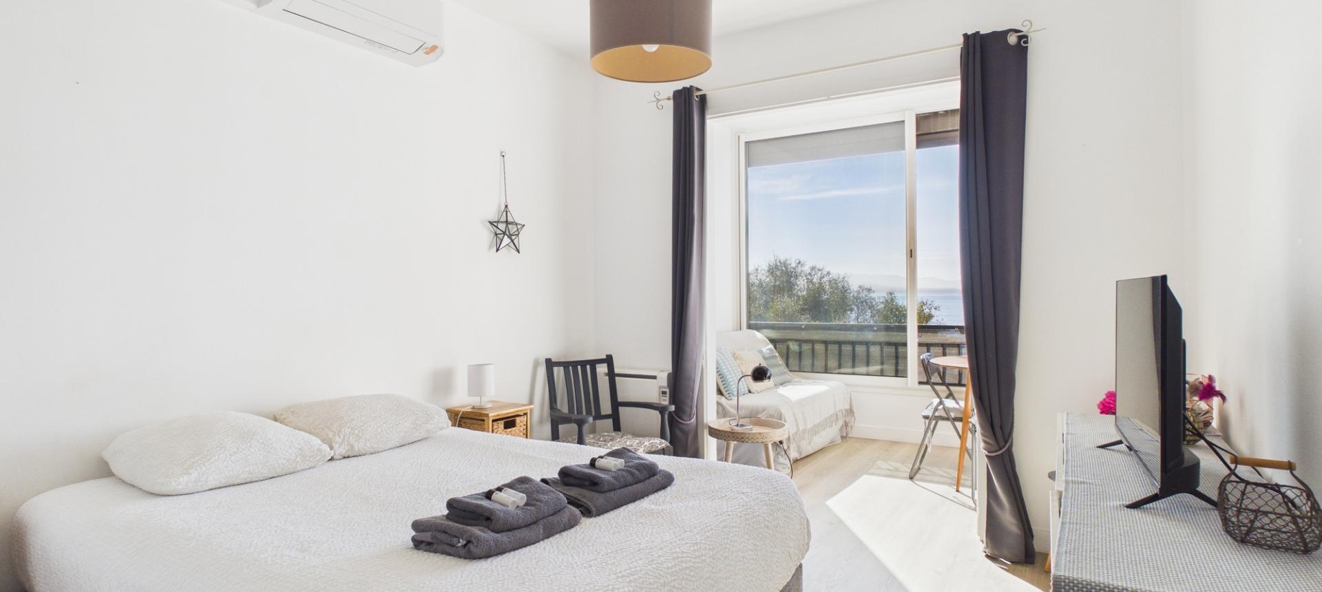 VENTE F1 avec vue Mer - Route des Sanguinaires