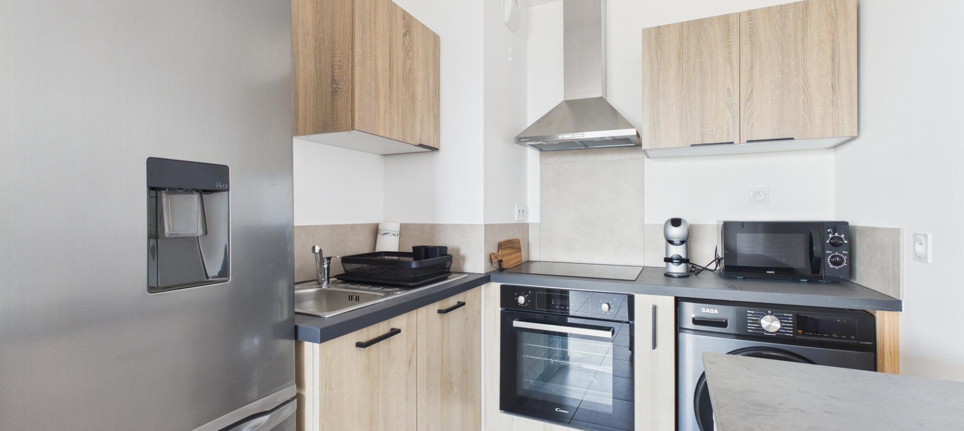 Vente F2 récent en bord de plage et Vue Mer