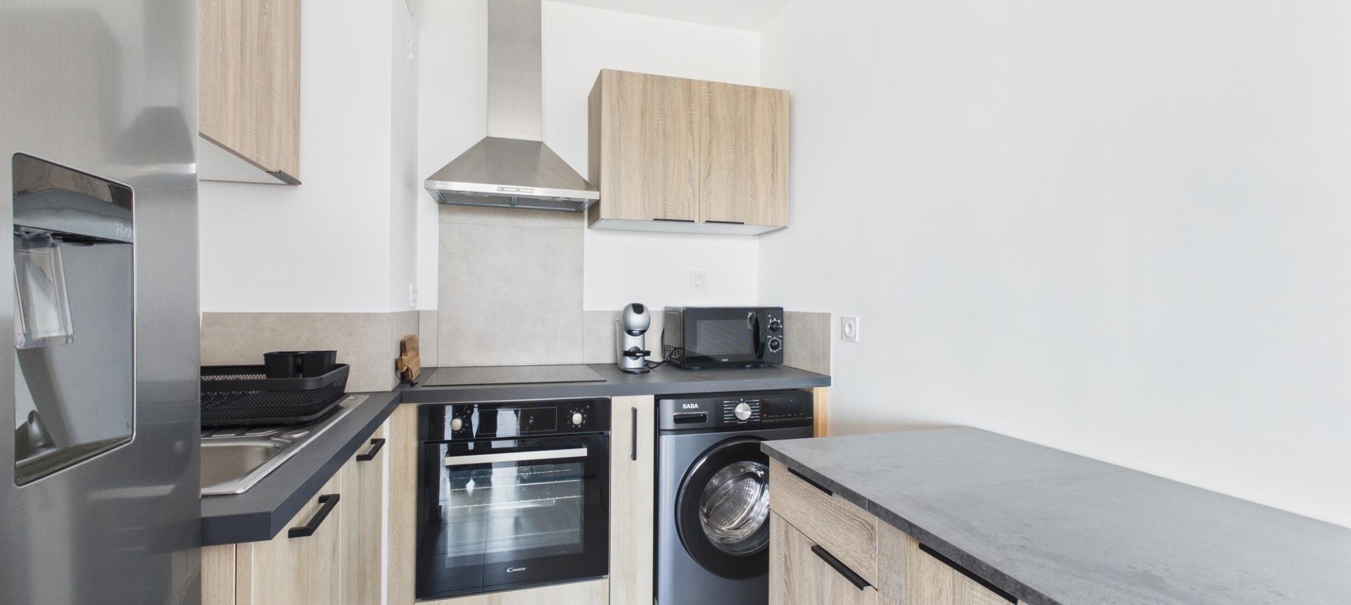 Vente F2 récent en bord de plage et Vue Mer