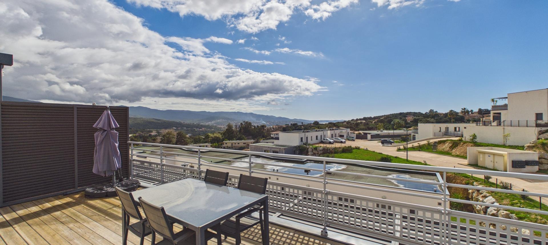 A Vendre appartement F2 Porticcio avec grande terrasse résidence récente