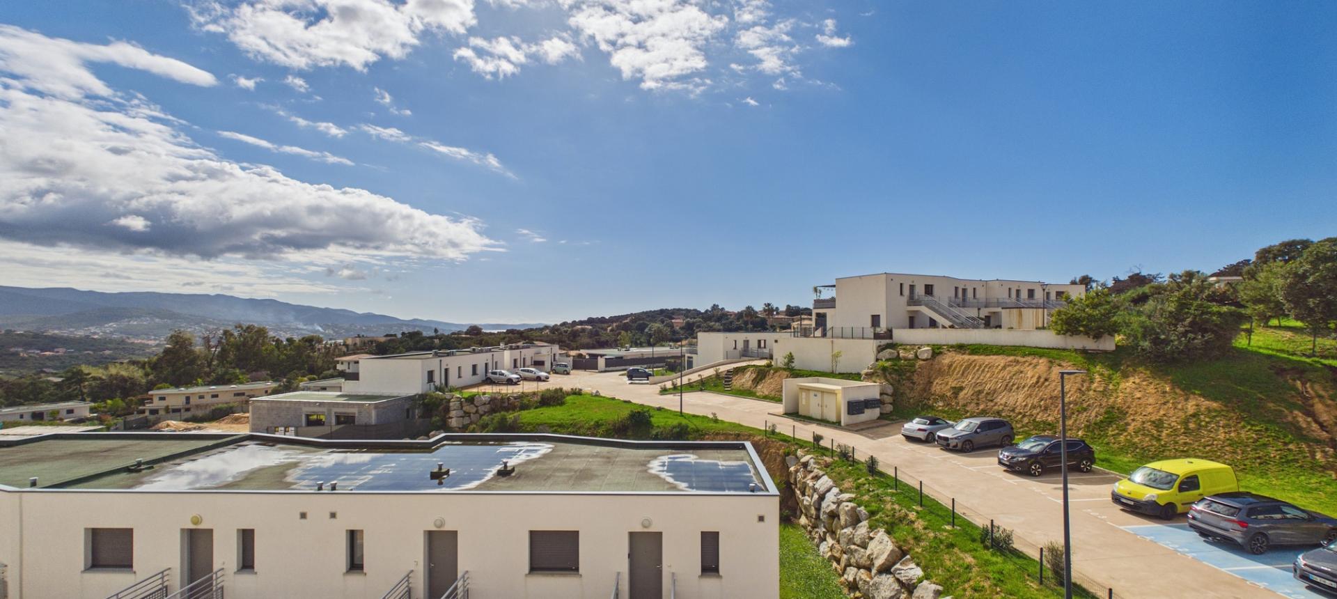 A Vendre appartement F2 Porticcio avec grande terrasse résidence récente