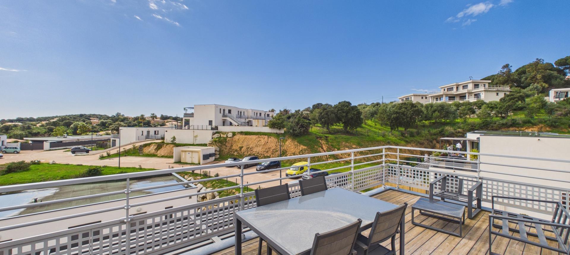 A Vendre appartement F2 Porticcio avec grande terrasse résidence récente