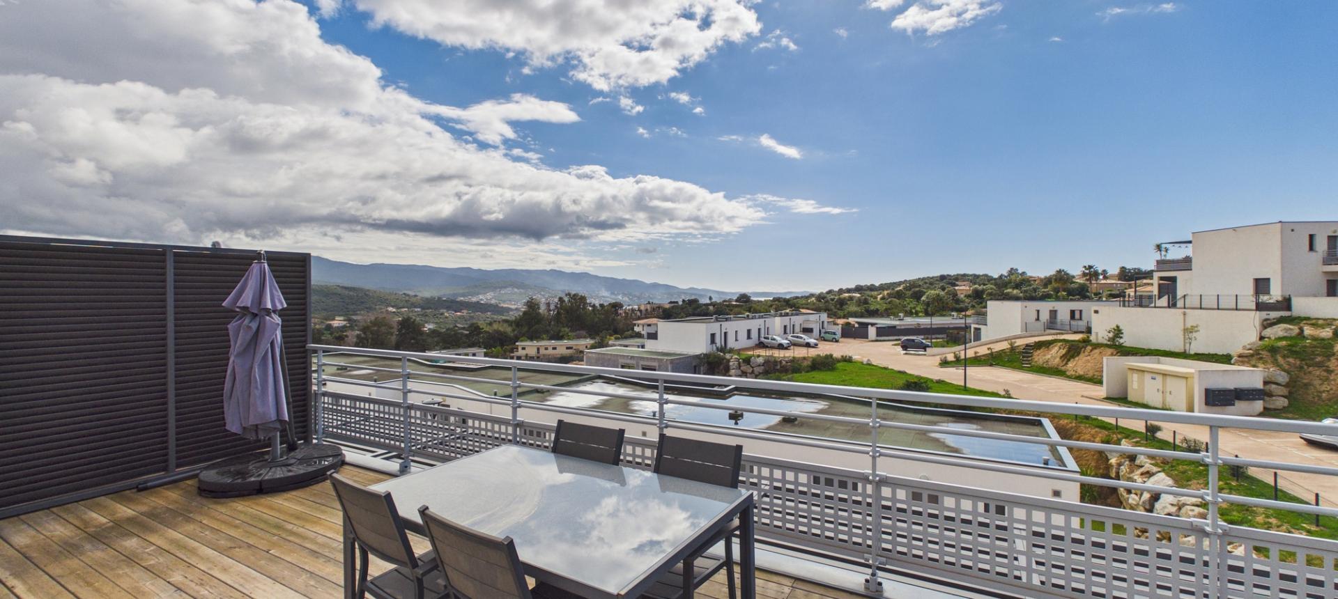 A Vendre appartement F2 Porticcio avec grande terrasse résidence récente