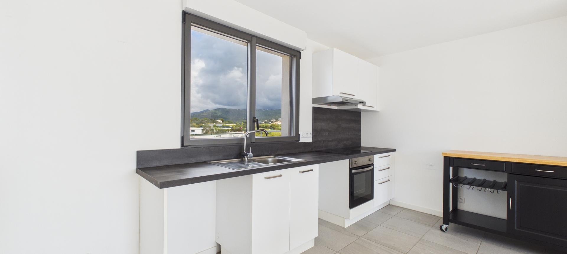 A Vendre appartement F2 Porticcio avec grande terrasse résidence récente