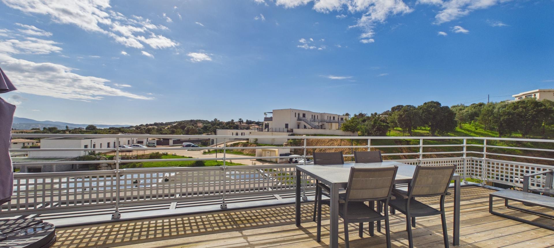 A Vendre appartement F2 Porticcio avec grande terrasse résidence récente