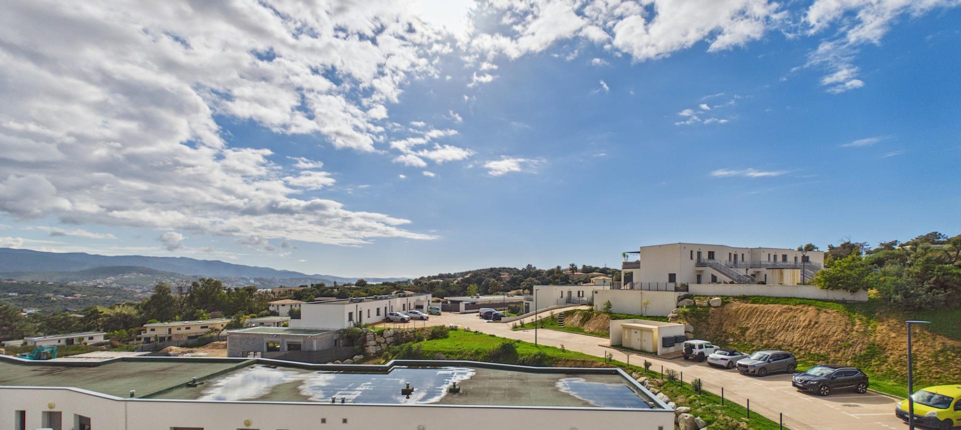 A Vendre appartement F2 Porticcio avec grande terrasse résidence récente