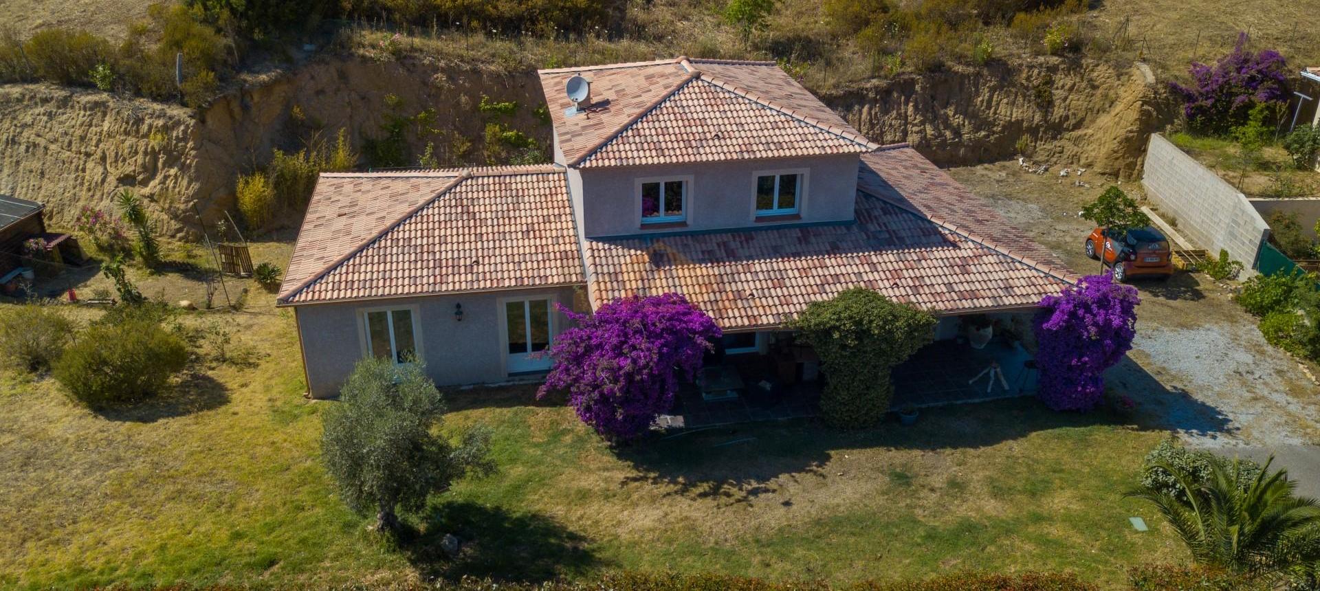 En Corse, à 10 min d'Ajaccio et de la plage, à vendre villa récente de 165 m²
