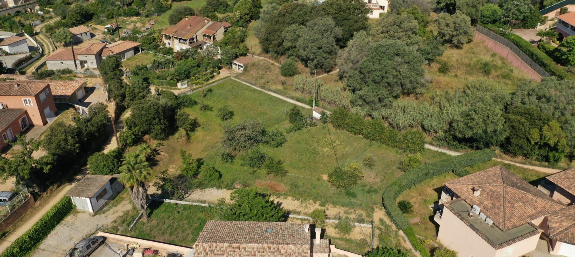 A vendre un terrain constructible à Ajaccio - Finosello