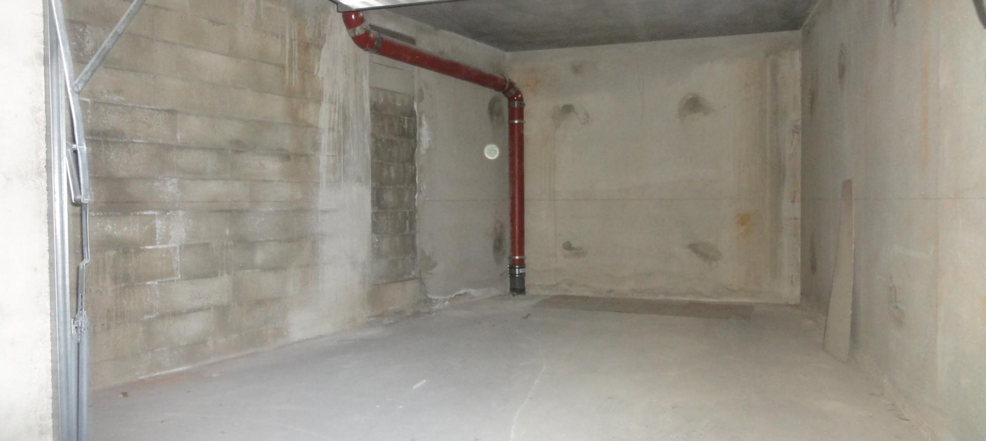 A louer  garage Parc BERTHAULT