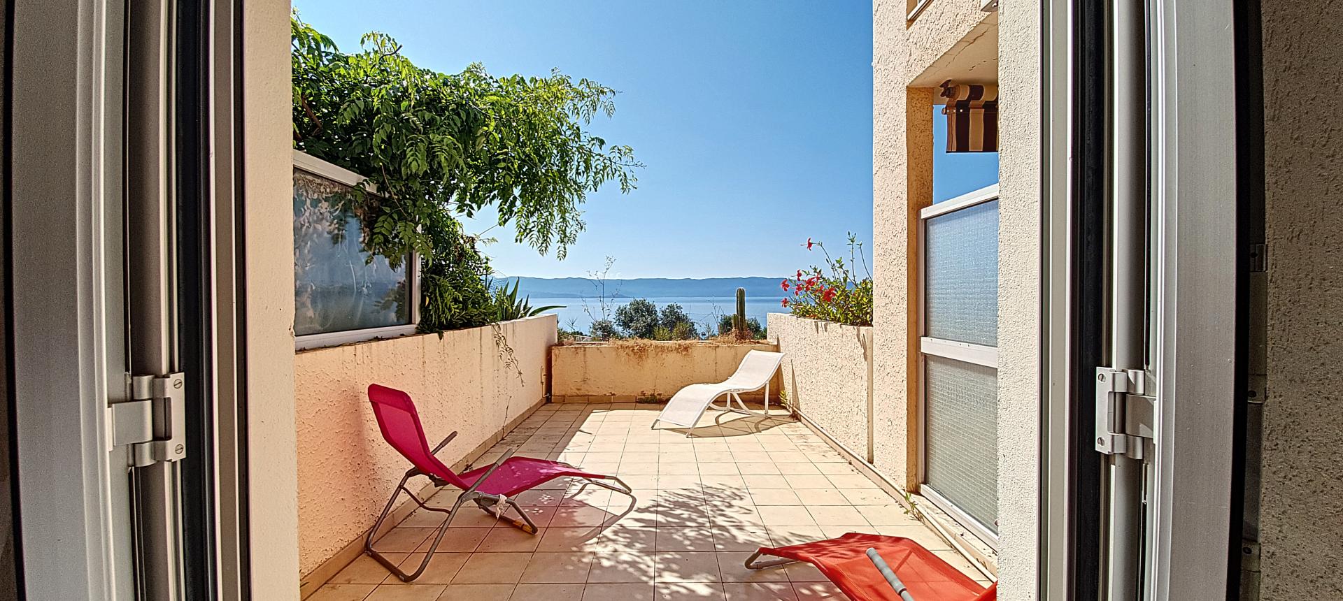 À vendre studio avec terrasse, et une magnifique vue mer - Ajaccio