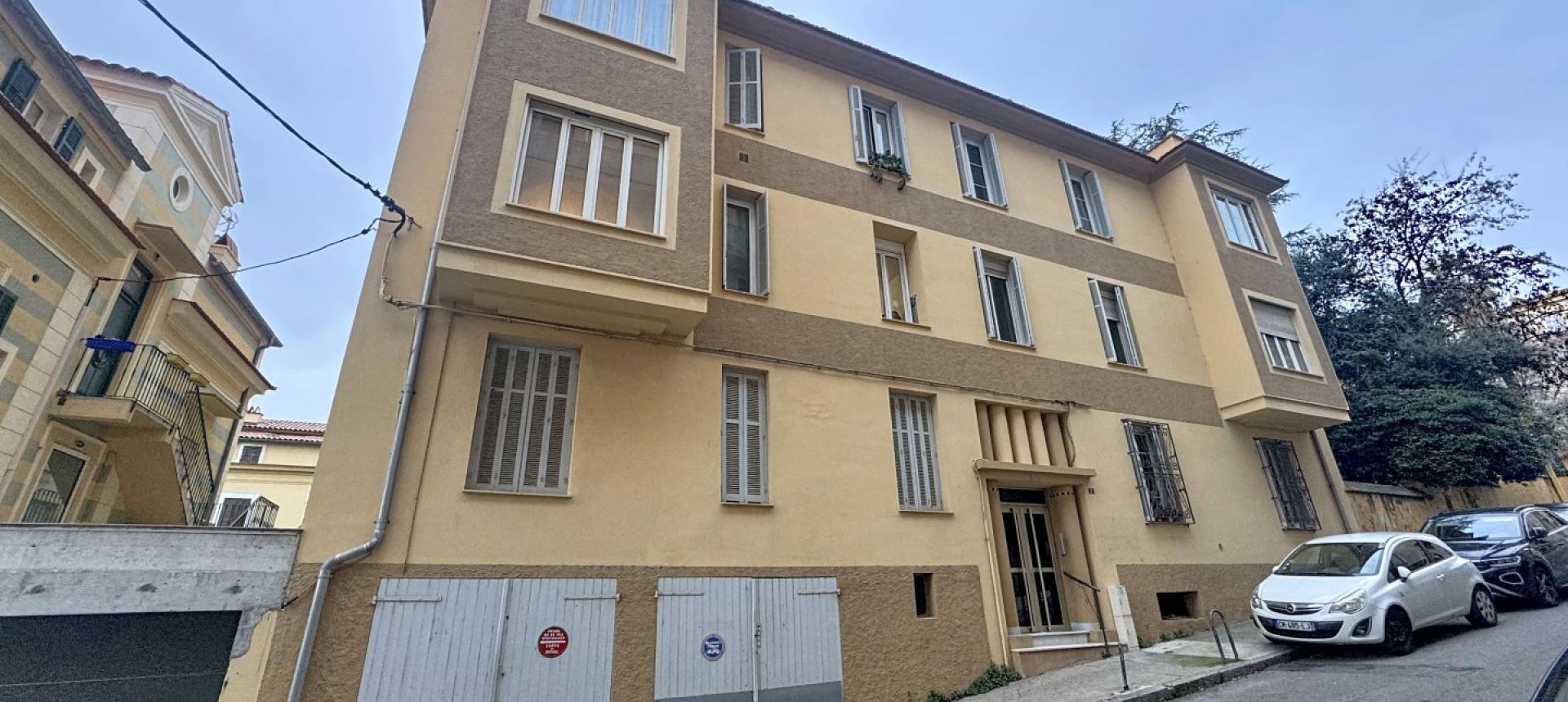 F2/3 meublé à louer centre proche cours Grandval à Ajaccio