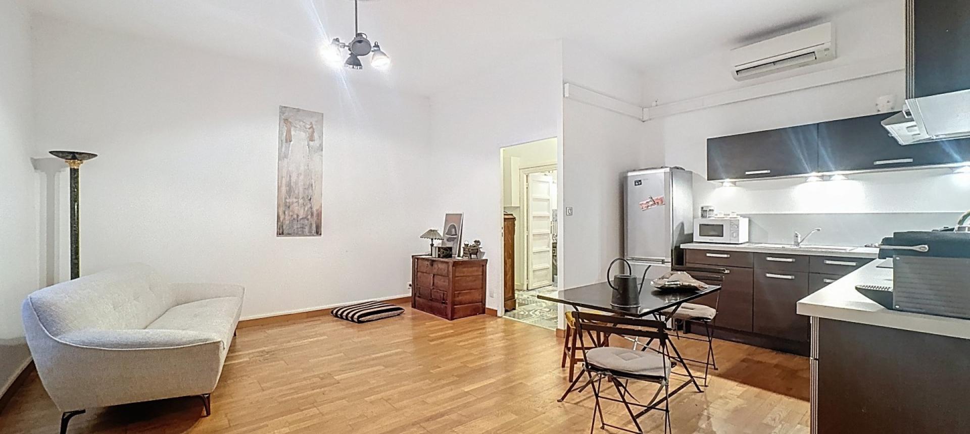 F2/3 meublé à louer centre proche cours Grandval à Ajaccio