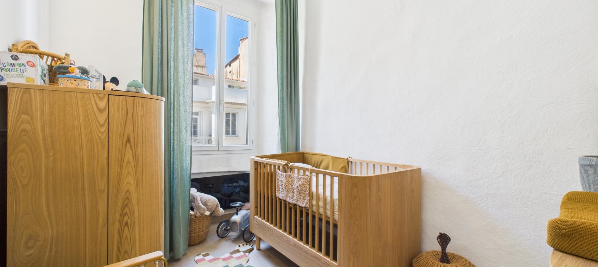 F2-3 A VENDRE RUE BONAPARTE