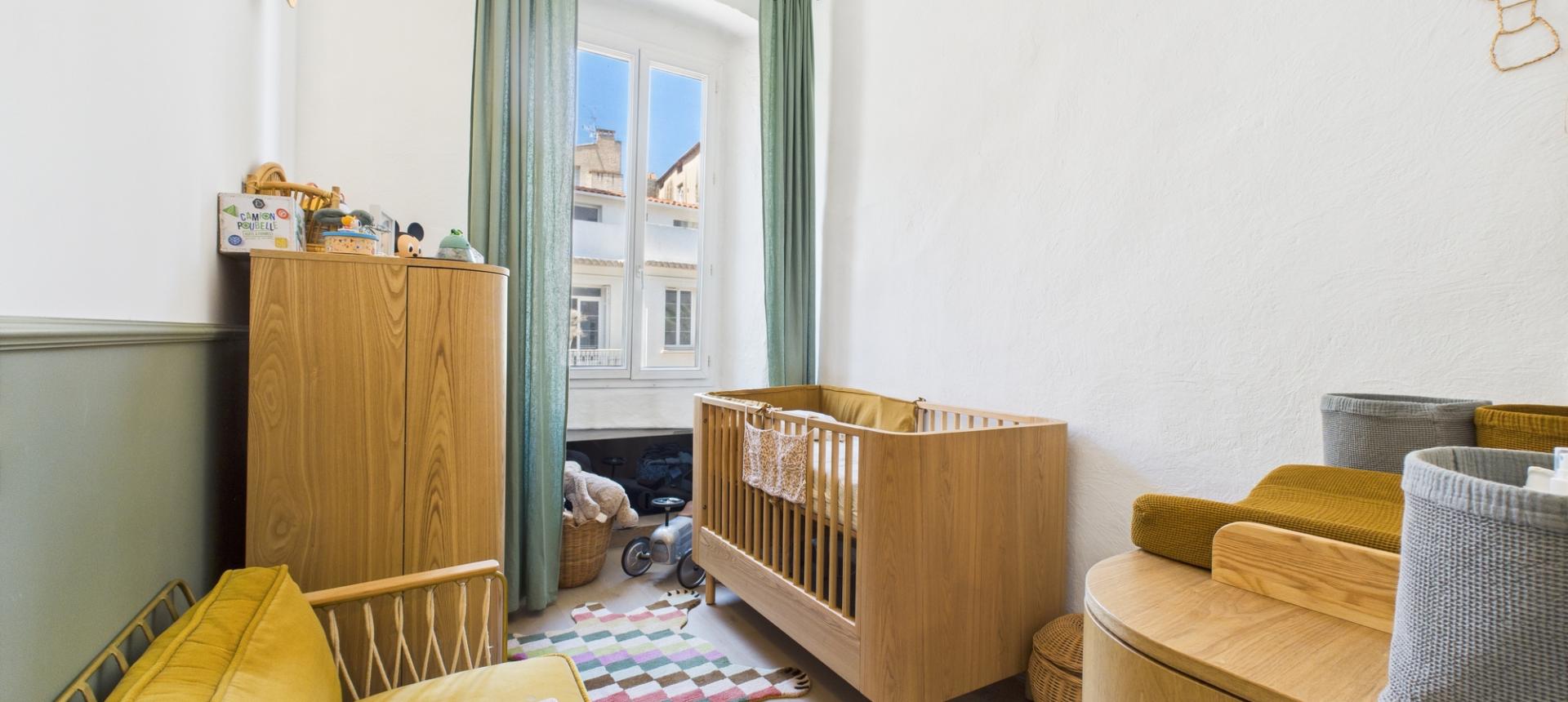 F2-3 A VENDRE RUE BONAPARTE