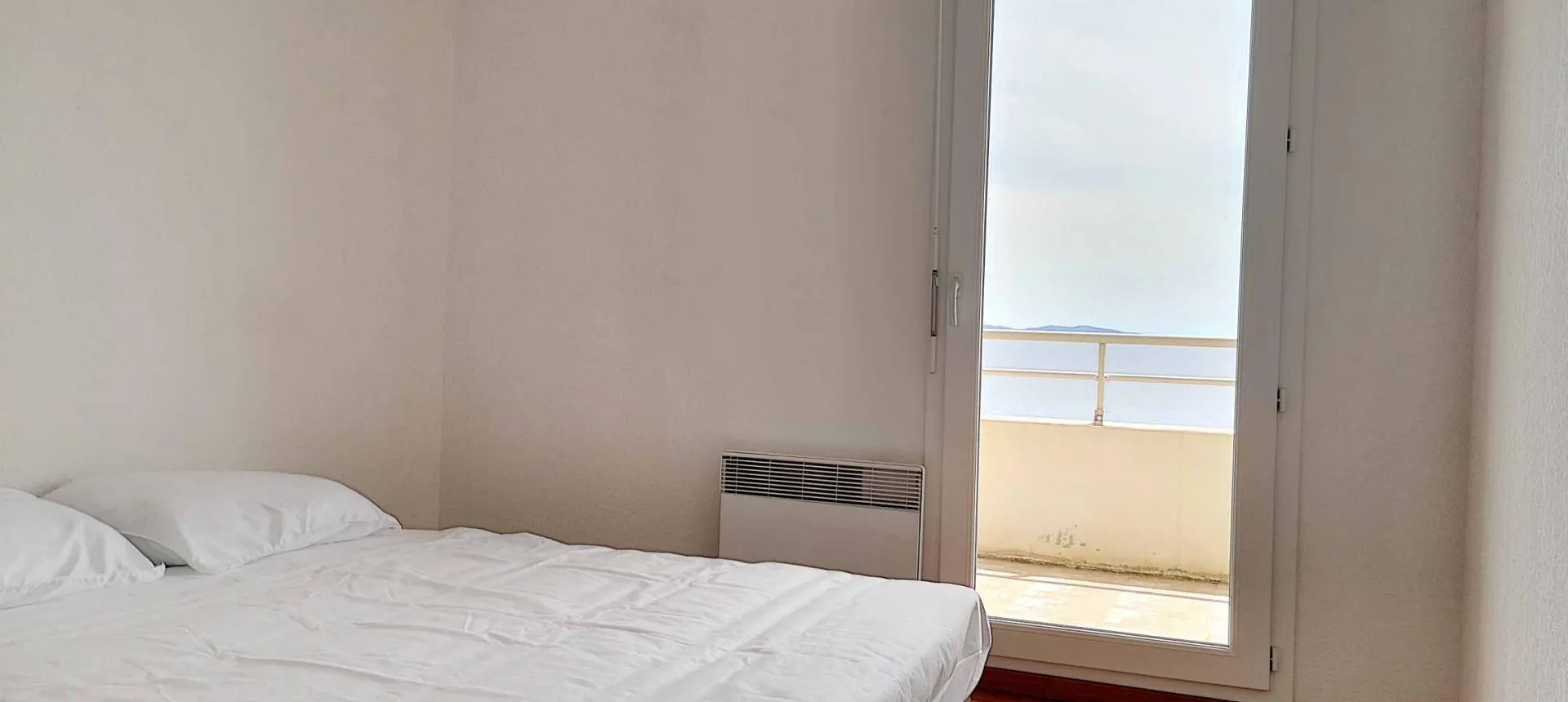 F2  à louer Sanguinaires chambre 