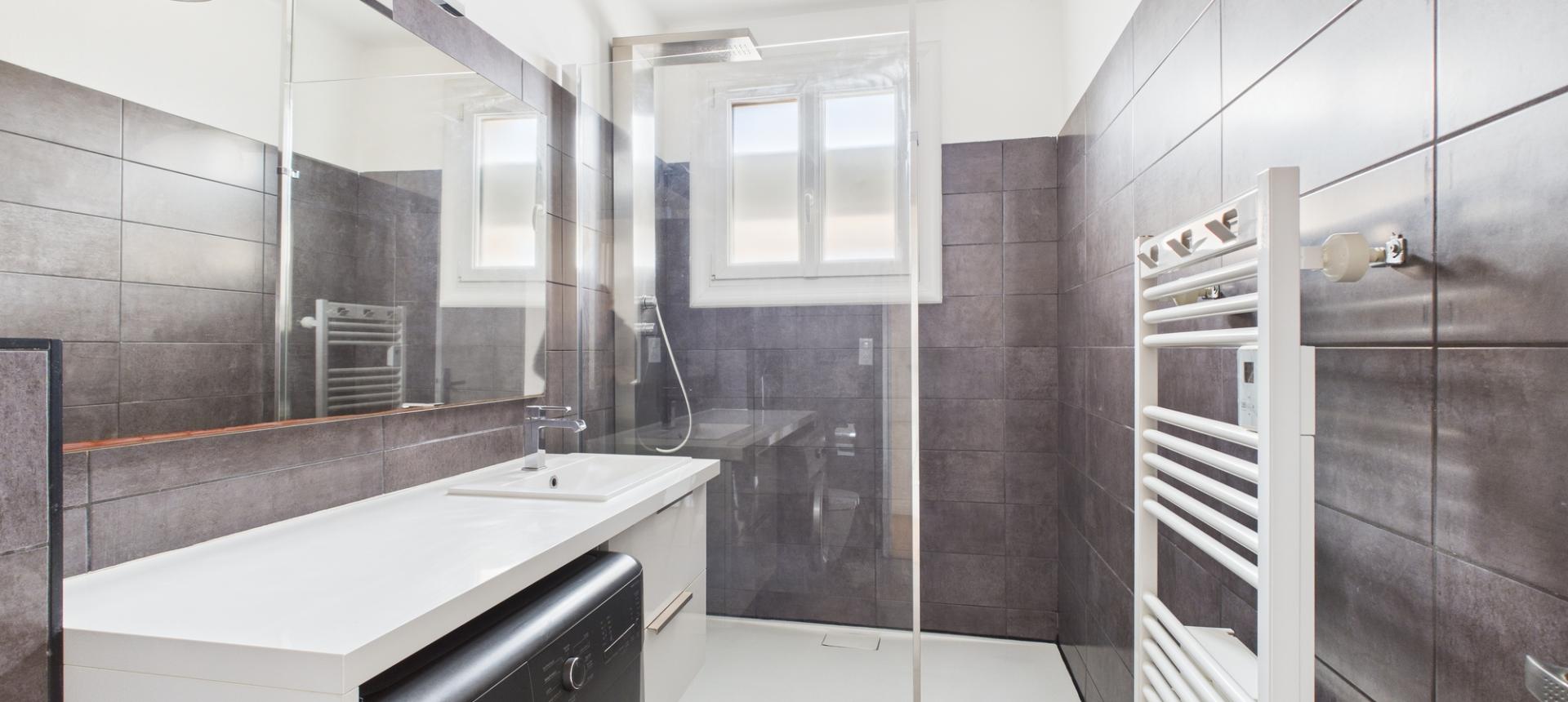 F2 A VENDRE BAS COURS NAPOLEON