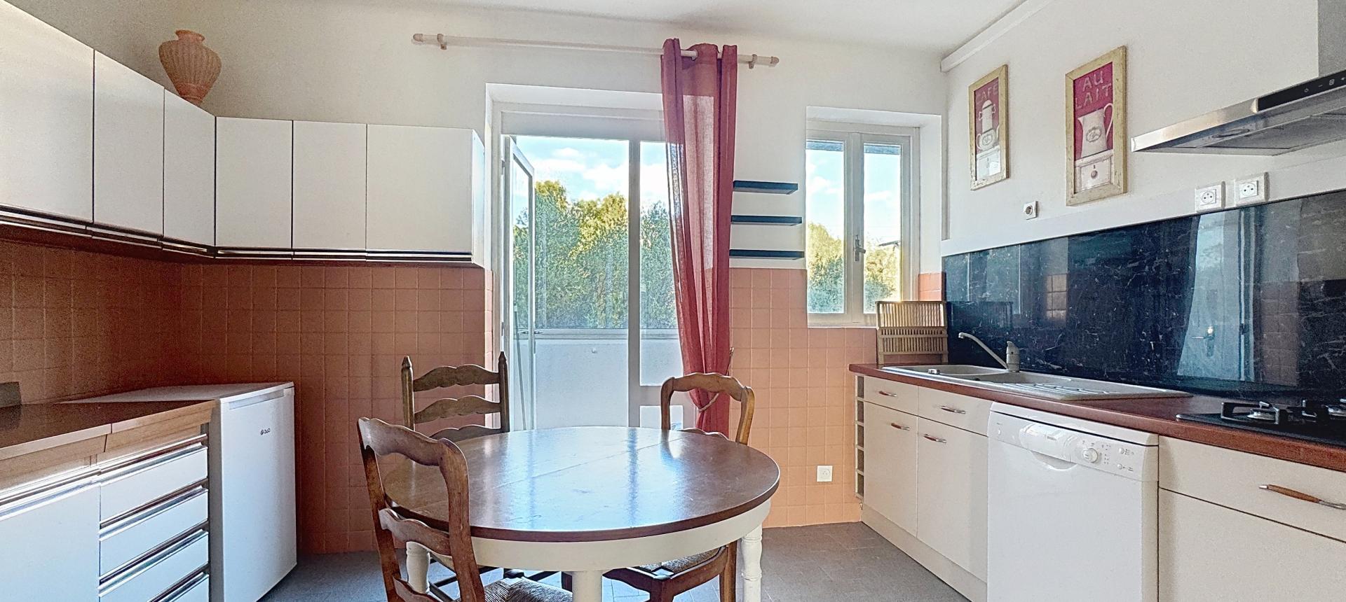 F4 A LOUER MEUBLE BELVEDERE AJACCIO