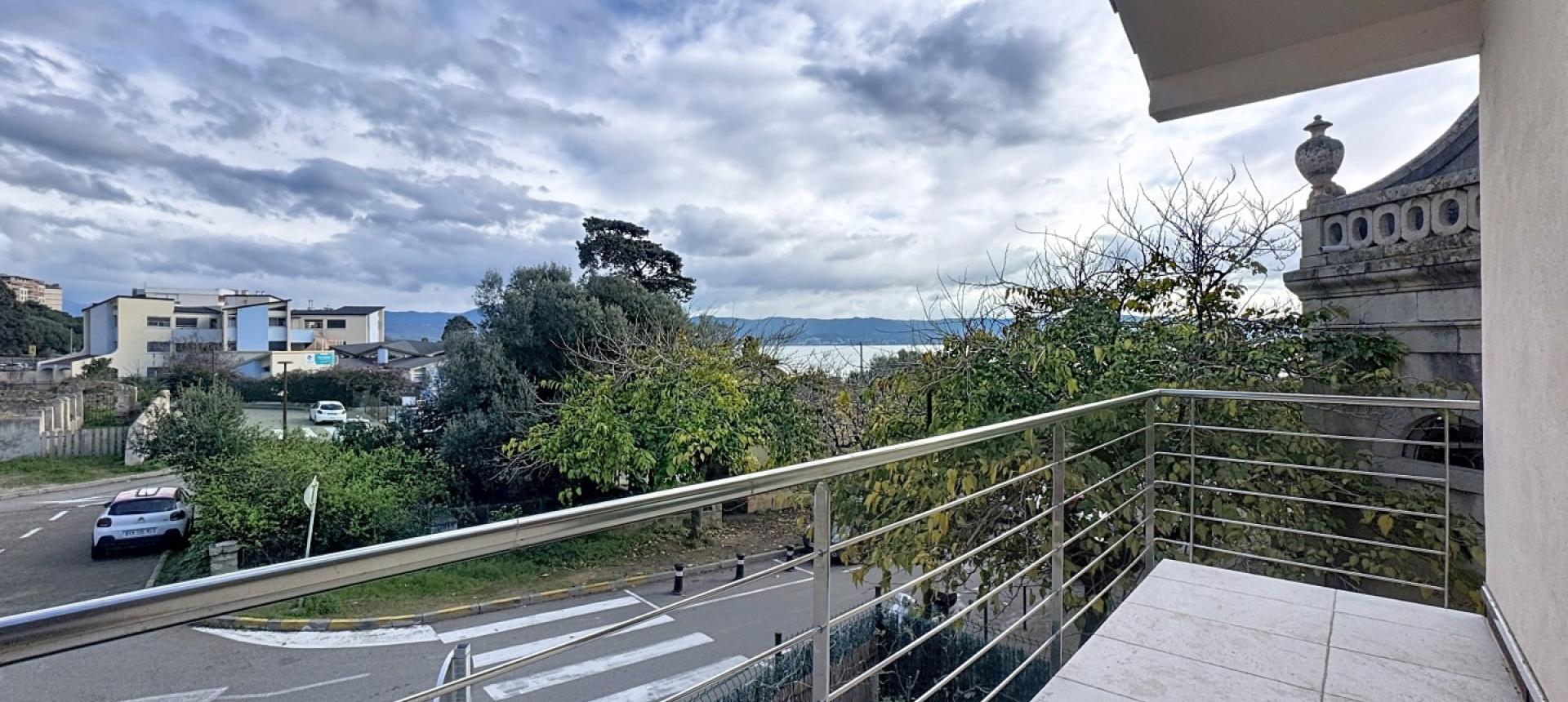 F2 duplex à louer secteur Sanguinaires à Ajaccio