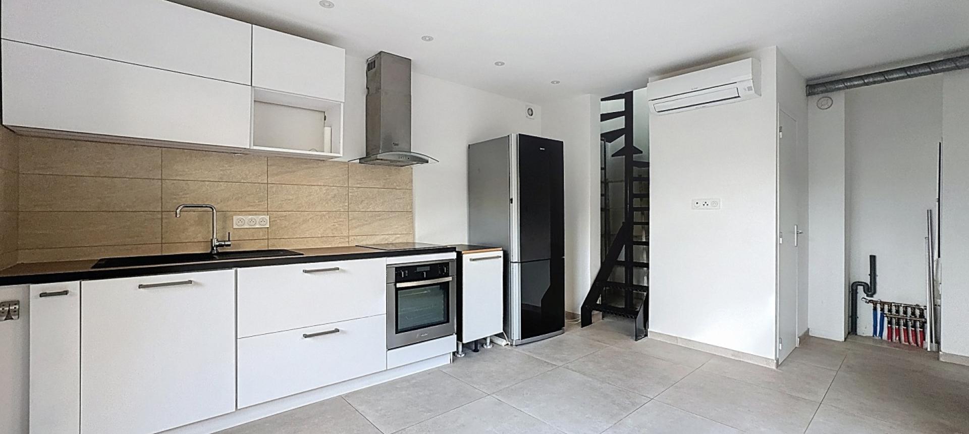 F2 duplex à louer secteur Sanguinaires à Ajaccio