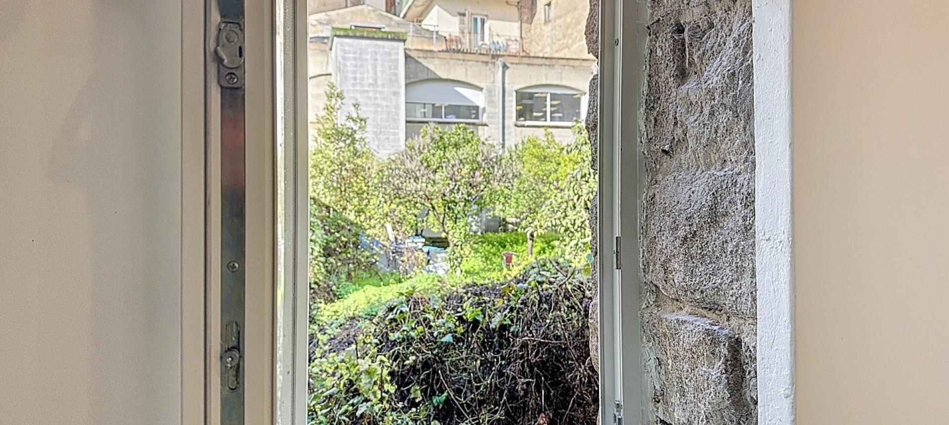 Beau F2 meublé rue Fesch centre ville à Ajaccio