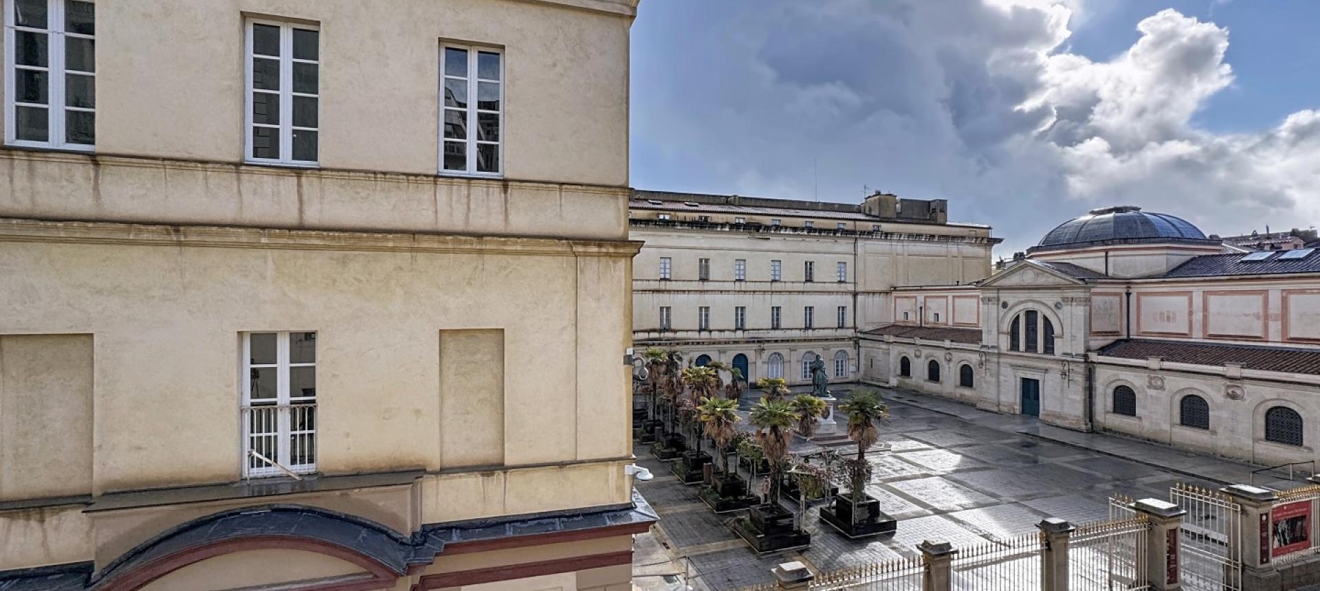 Beau F2 meublé rue Fesch centre ville à Ajaccio