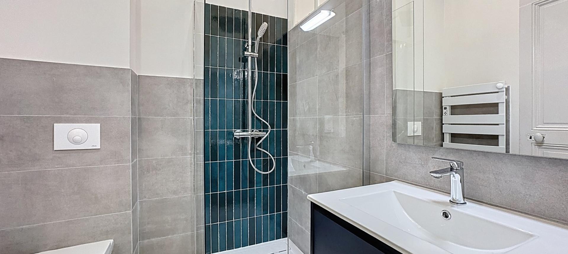 Beau F2 meublé à louer rue Fesch, centre ville à Ajaccio