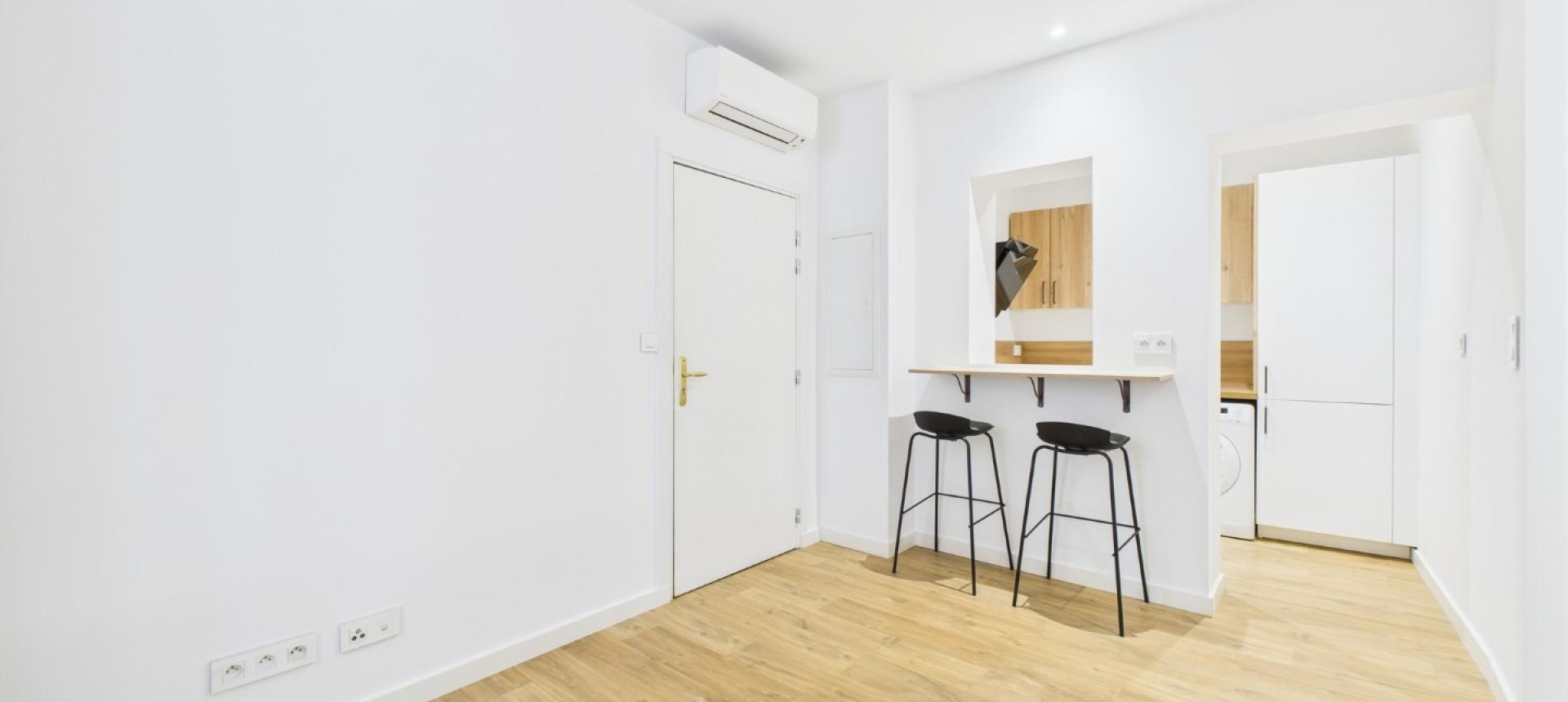 F2 A VENDRE RUE ROSSI AJACCIO