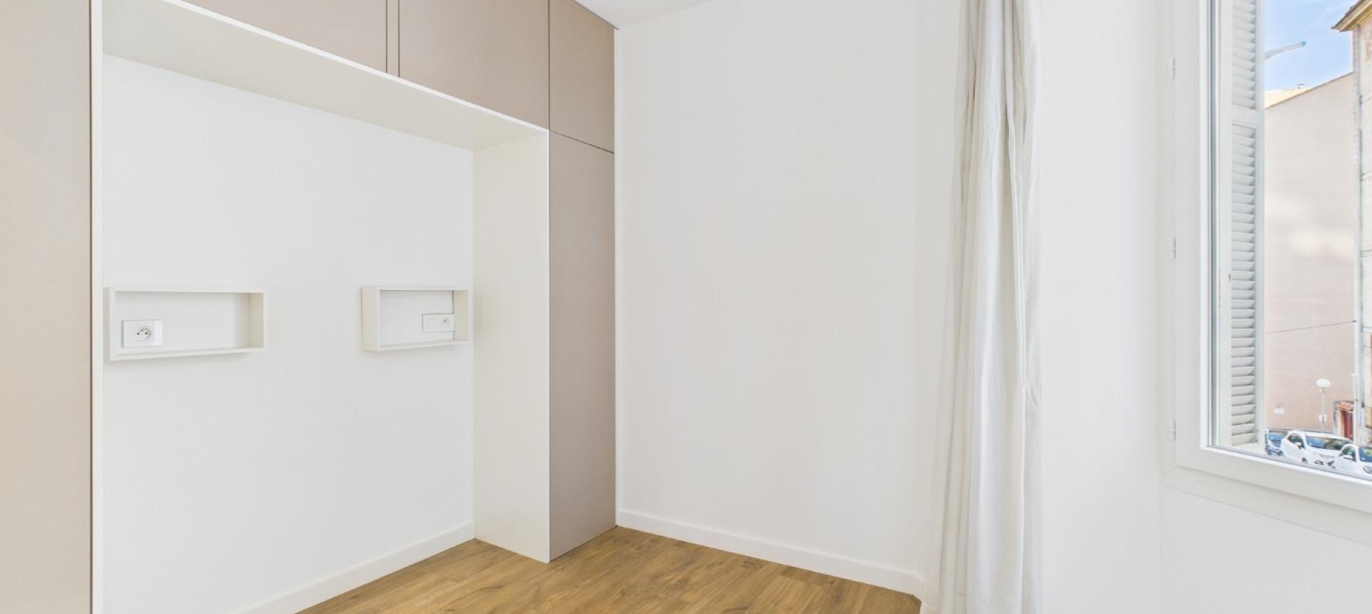 F2 A VENDRE RUE ROSSI AJACCIO