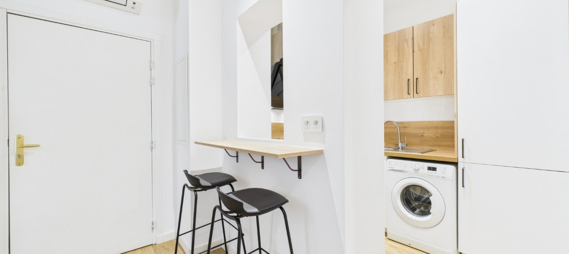 F2 A VENDRE RUE ROSSI AJACCIO