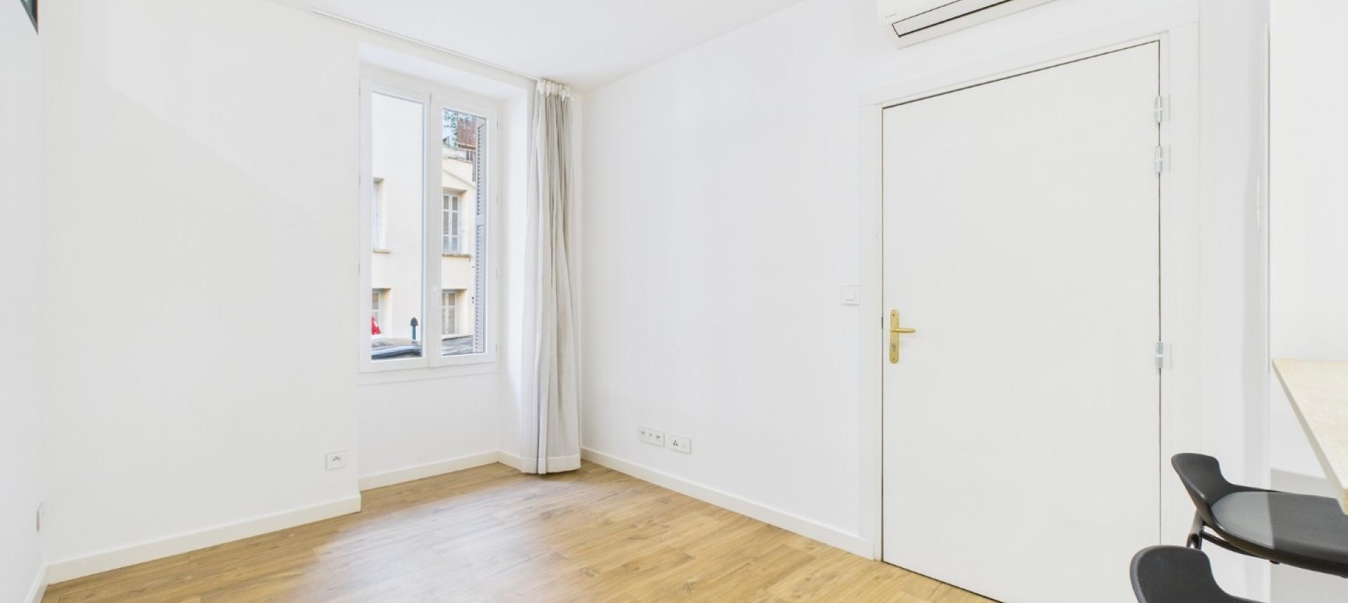 F2 A VENDRE RUE ROSSI AJACCIO