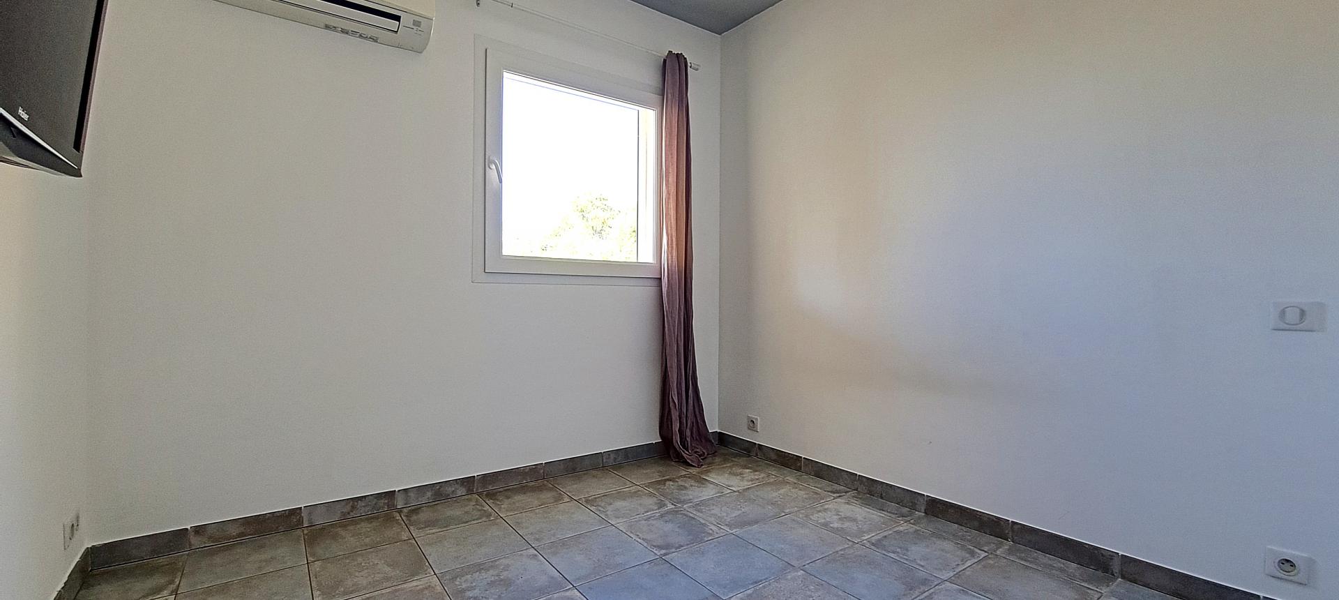 F2 à louer Agosta chambre