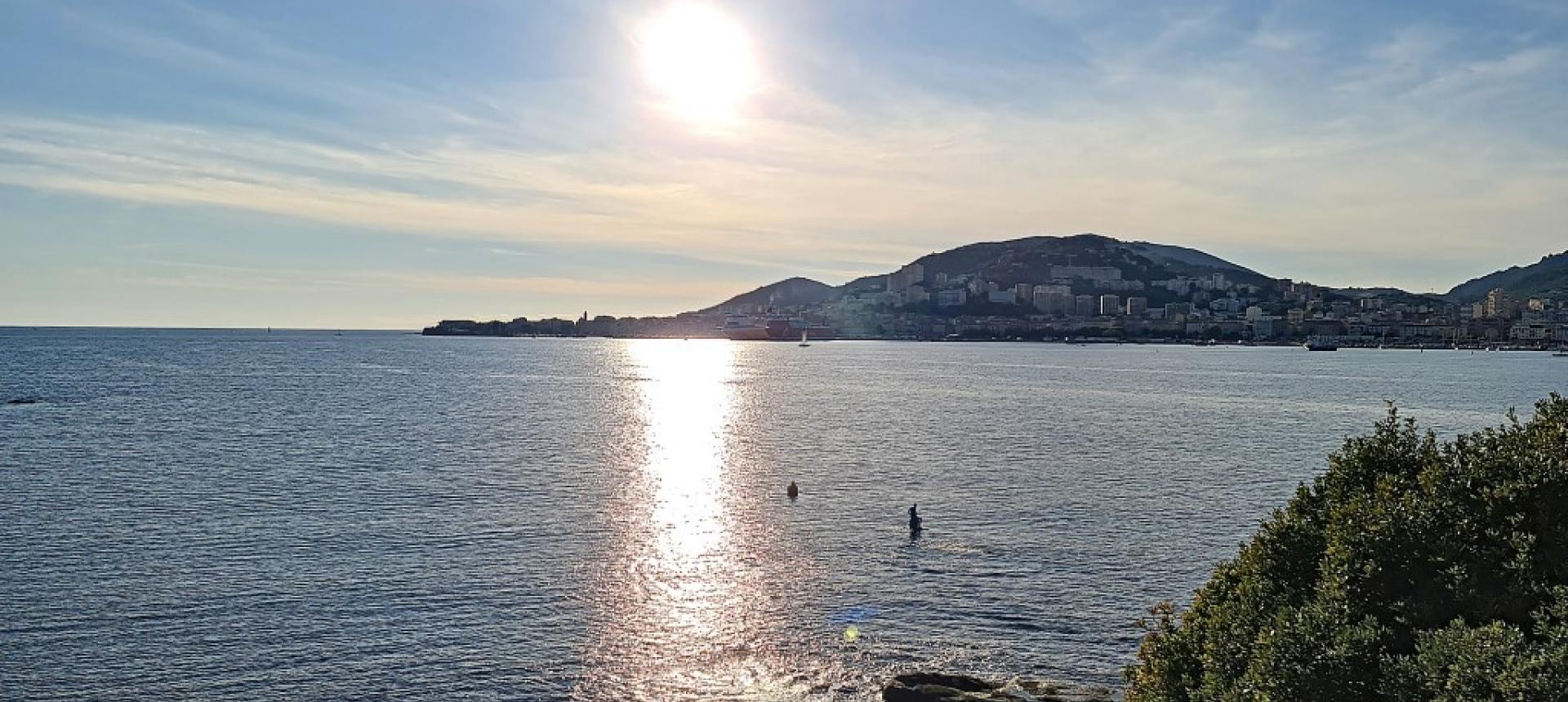 F2 à louer Aspretto vue mer