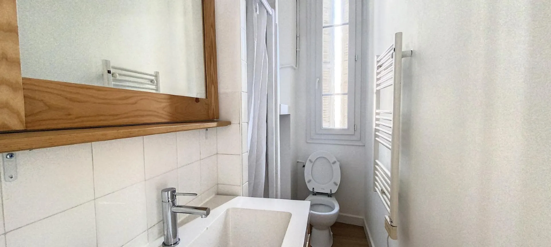 F3 à louer bd Mme Mère salle de douche 