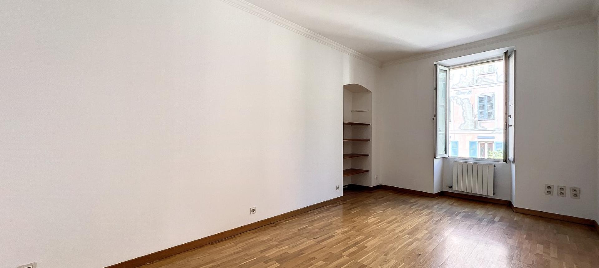 F3 à vendre centre ville d'Ajaccio - Cours Napoléon