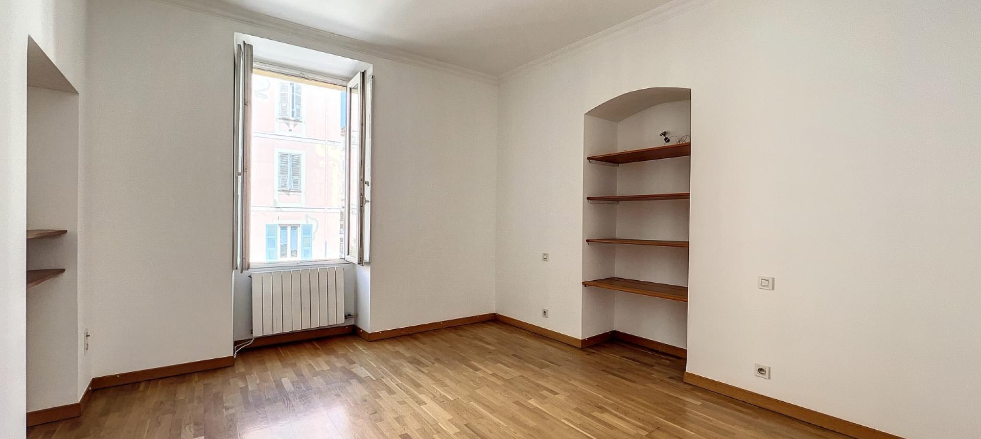 F3 à vendre centre ville d'Ajaccio - Cours Napoléon