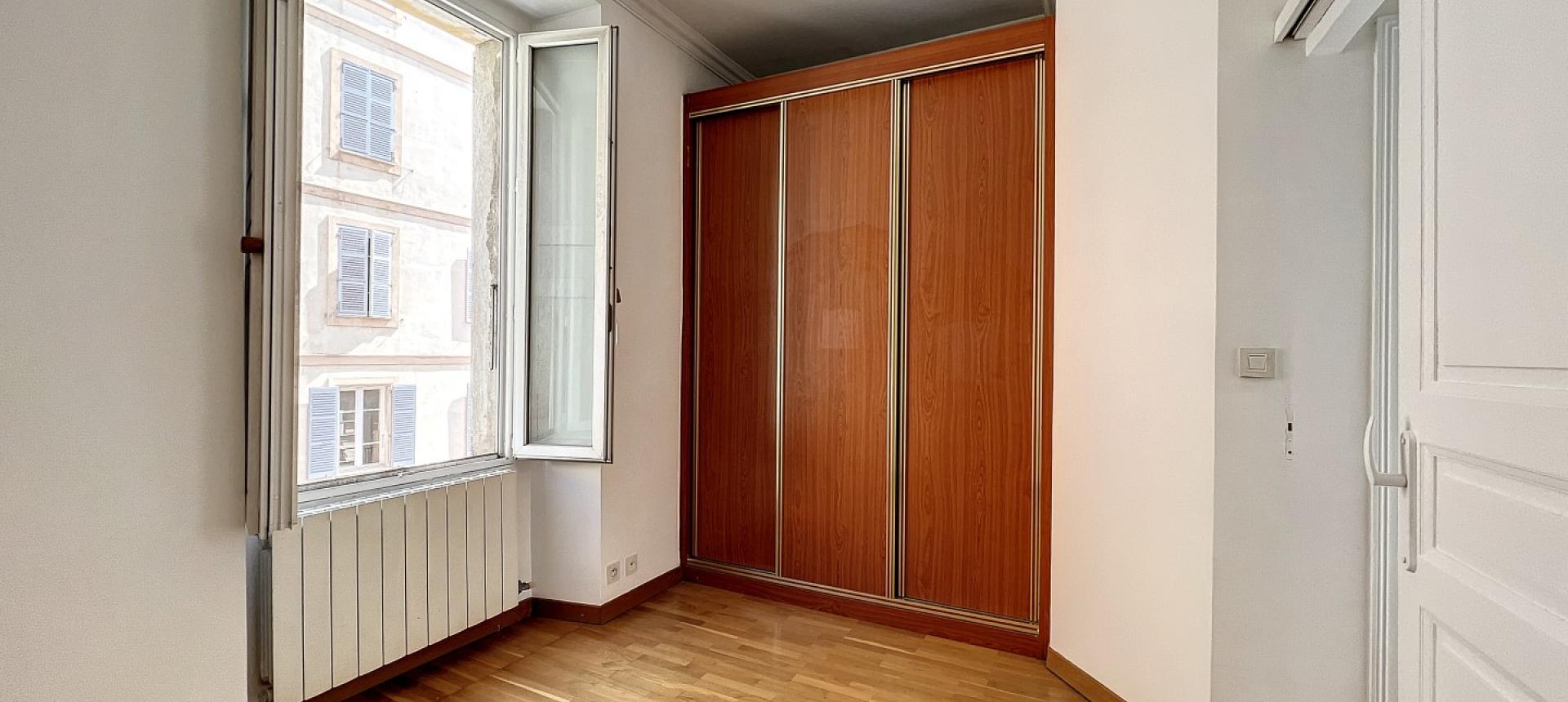 F3 à vendre centre ville d'Ajaccio - Cours Napoléon