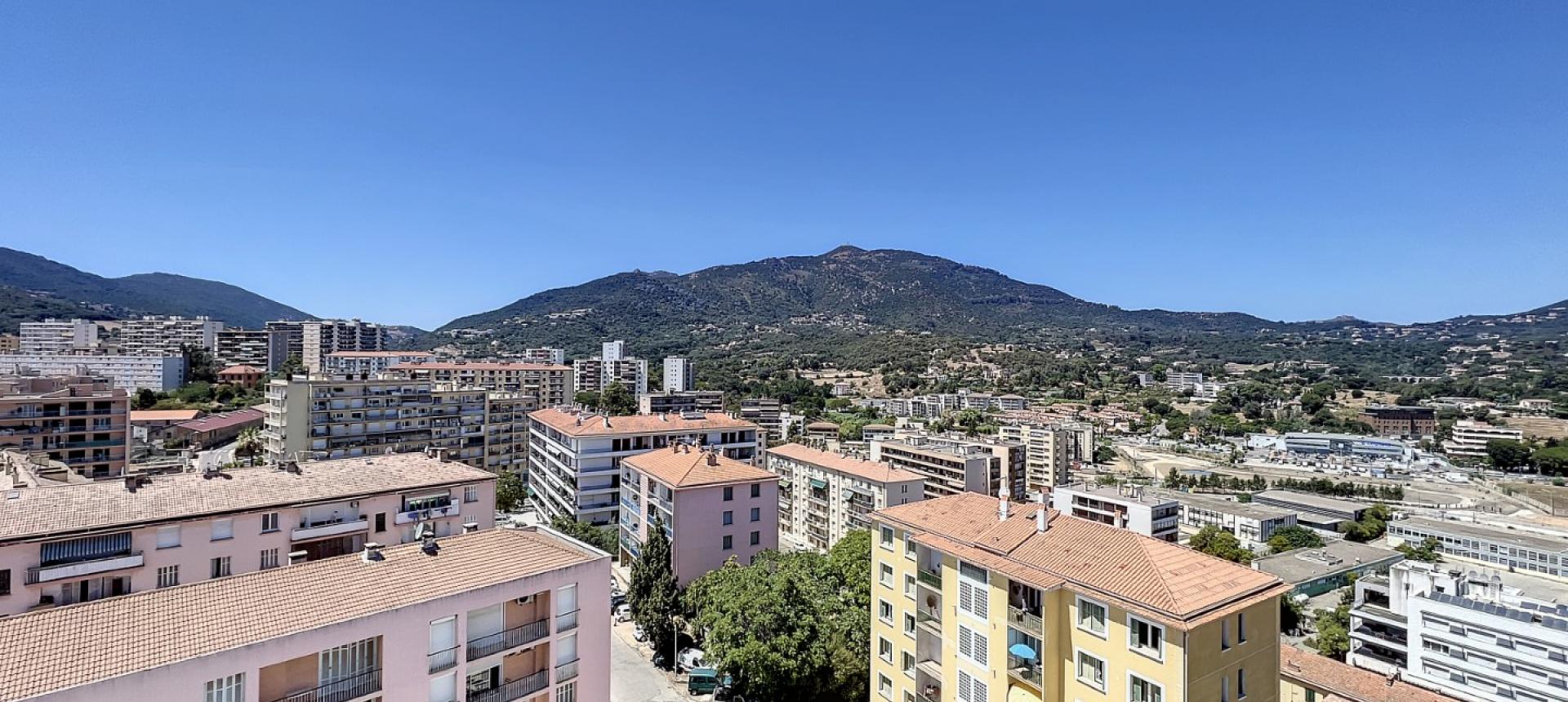 F3 à vendre à Ajaccio avec terrasse - Castel Vecchio