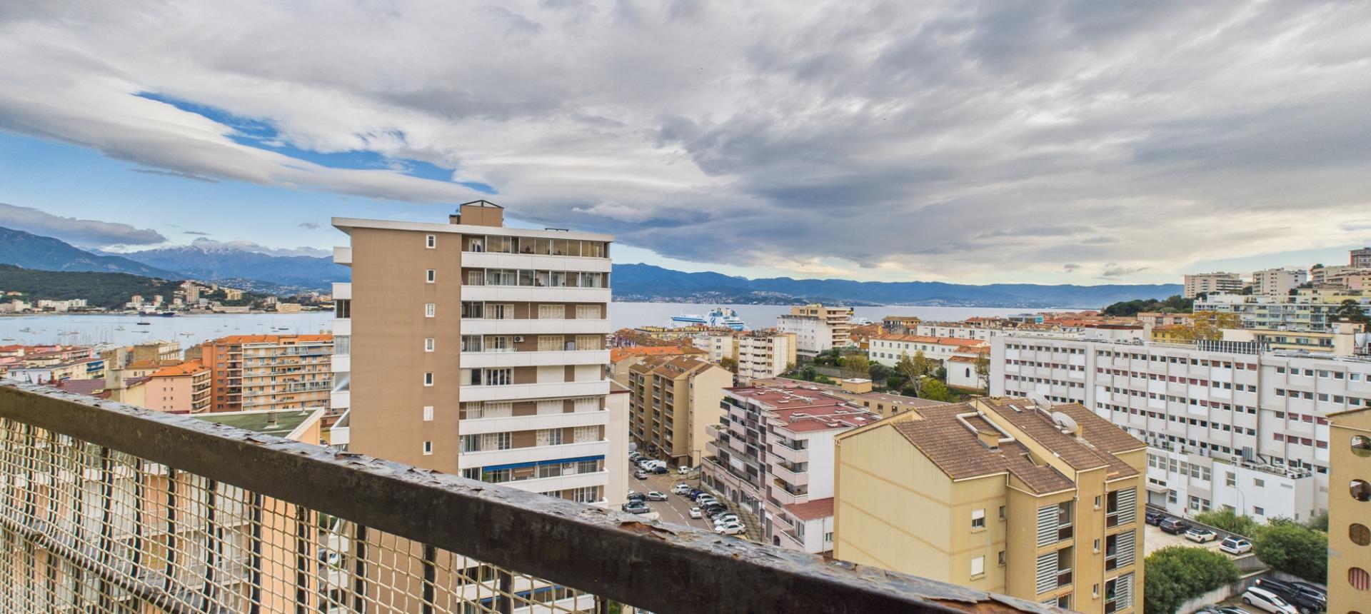 F3 A VENDRE LE GOLO SECTEUR LORETTO