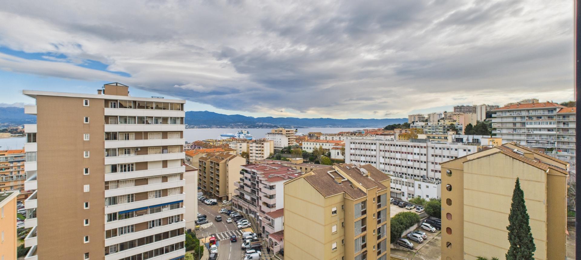 F3 A VENDRE LE GOLO SECTEUR LORETTO