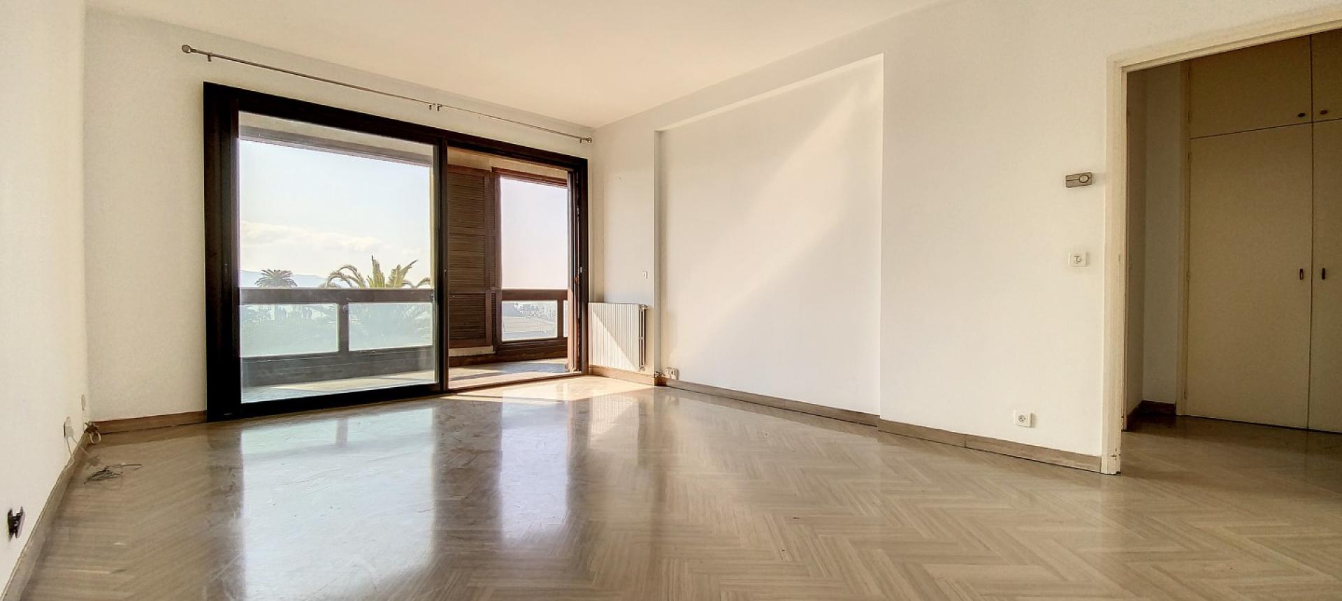 VENTE F3 PLACE DIAMANT - AJACCIO CENTRE VILLE
